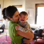 Maternidad bajo lupa: 7 de cada 10 mamás primerizas estallan al decidir sobre cuidado de bebés / Getty Images